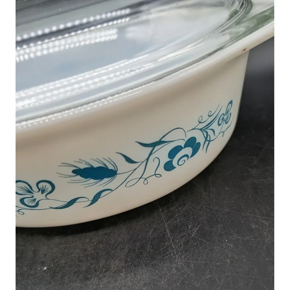 Pyrex vintage blue